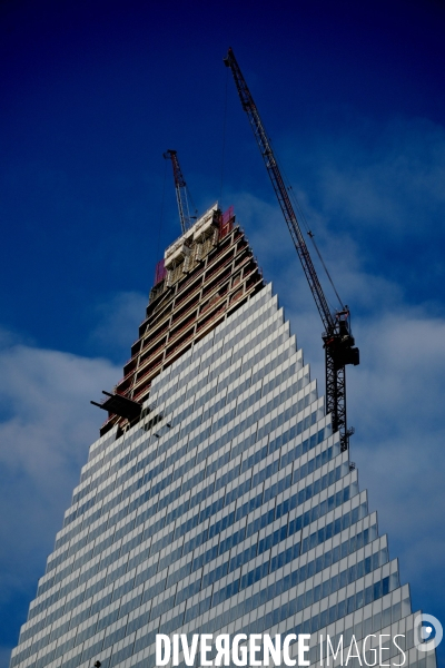 Construction de La tour Triangle