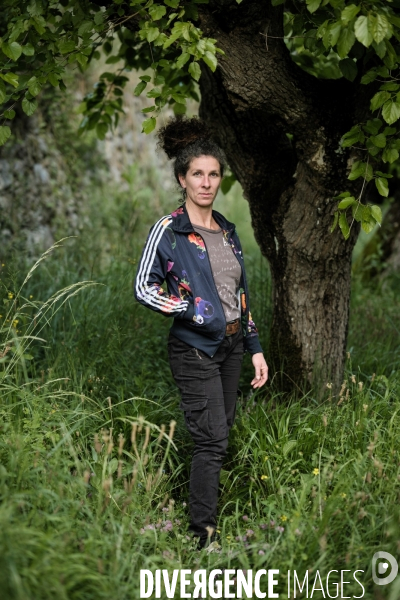 L exploitation de Marion Chabanel, éleveuse de vers à soie dans les Cévennes.