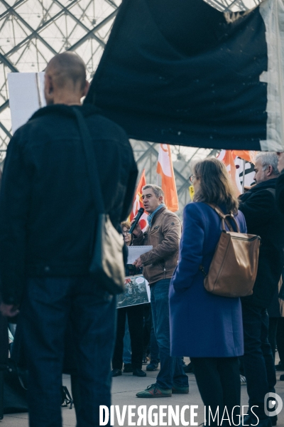 Grève au musée du Louvre