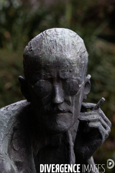 Tombe de James Joyce. James Joyce s grave.