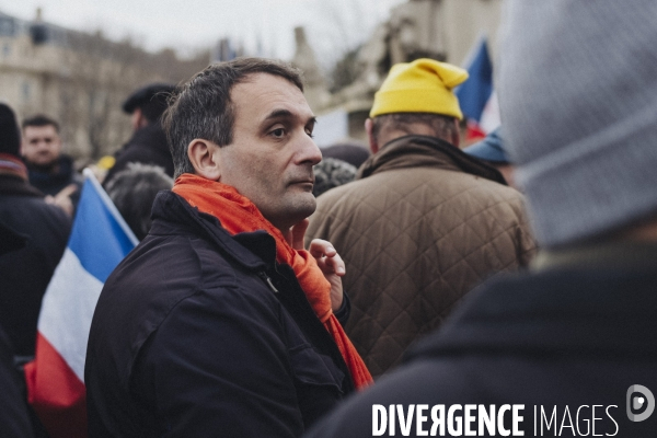 Agriculteurs en colère devant l Assemblée nationale