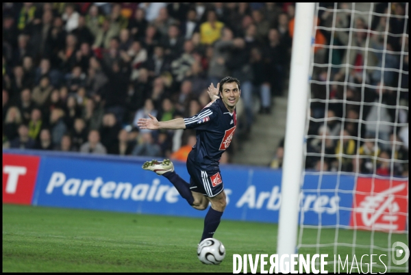 Le PSG se qualifie pour la finale de la coupe de France de Football 2006