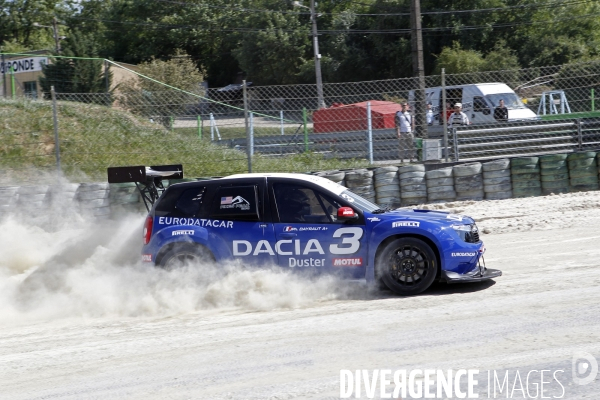Duster DACIA en préparation pour la course de Pike s Peak, au USA.