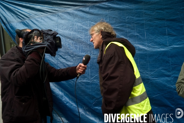 1 An Apres les promesses de BOUTIN, Le DAL Manifeste Rue de la Banque