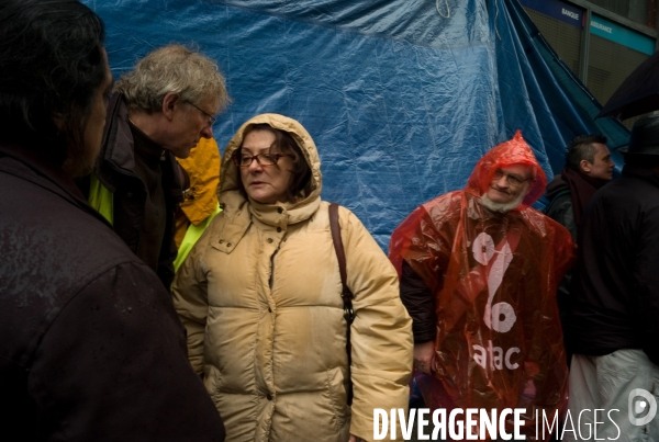 1 An Apres les promesses de BOUTIN, Le DAL Manifeste Rue de la Banque