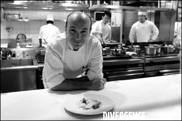 Le cuisinier Laurent POURCEL dans son restaurant de Tokyo