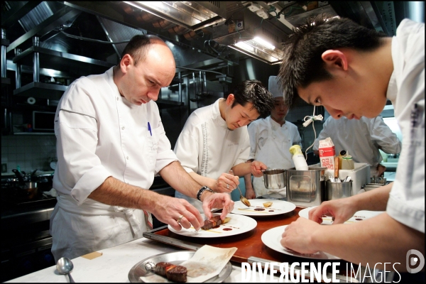 Le cuisinier Laurent POURCEL dans son restaurant de Tokyo