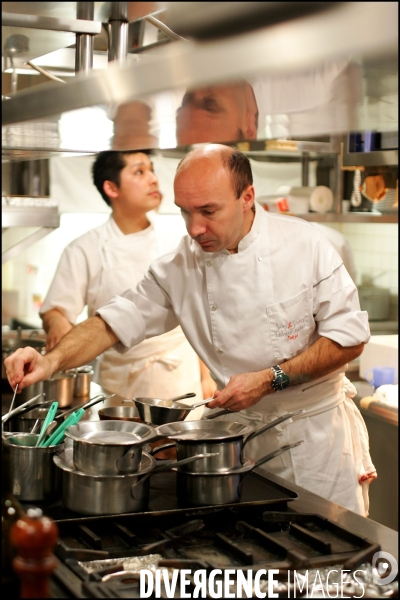 Le cuisinier Laurent POURCEL dans son restaurant de Tokyo