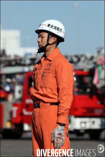 Parade du Nouvel An des pompiers de Tokyo / The New Year s Tokyo Firemen Parade