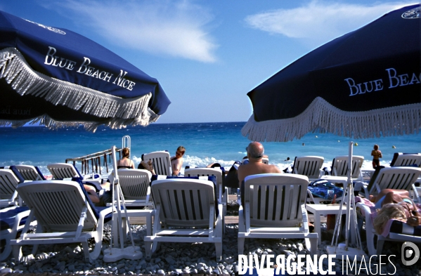 Nice / plage  de la promenade des anglais.
