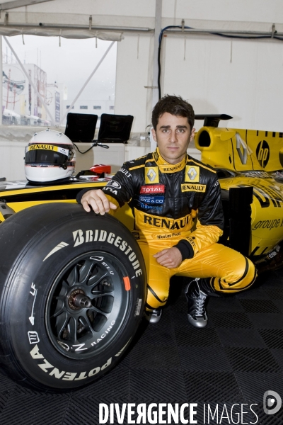 Nicolas PROST au volant d une F1.