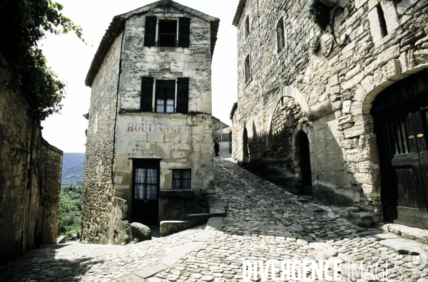 Lacoste; l ancienne boulangerie est devenue une maison d habitation.