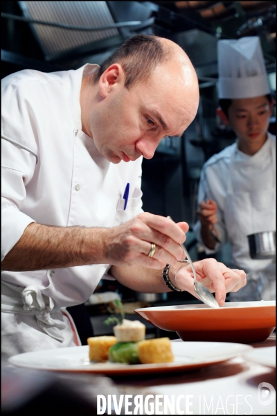 Le cuisinier Laurent POURCEL dans son restaurant de Tokyo