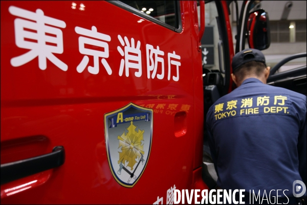 Parade du Nouvel An des pompiers de Tokyo / The New Year s Tokyo Firemen Parade