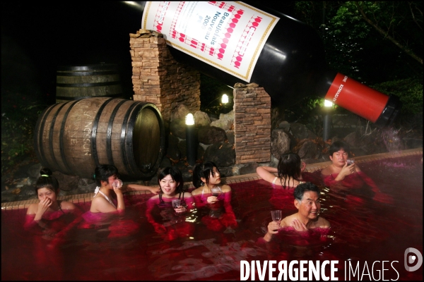 Bain de Beaujolais Nouveau au Japon / Beaujolais Nouveau baths in Japan