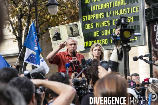 Les syndicats de PSA Aulnay manifestent à Paris