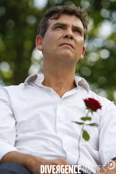 Arnaud montebourg a la fete de la rose de frangy