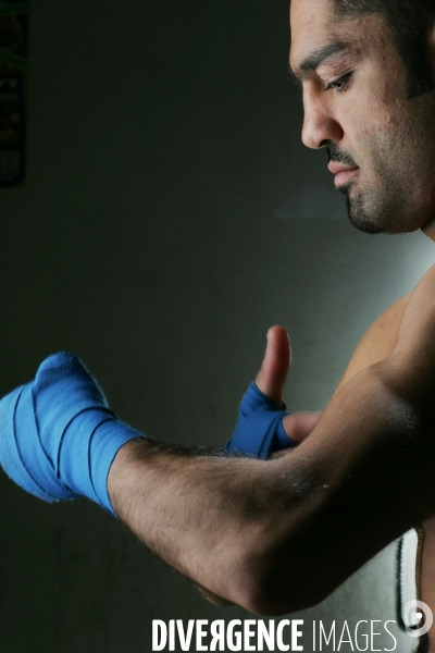 Mahyar Monshipour, champion du monde de boxe version WBA, catégorie super-coq