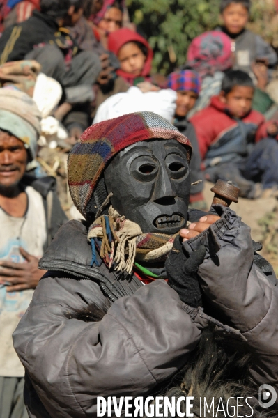 NEPAL: Region de HUMLA - Sortie des masques primitifs pour la fete du Nouvel An