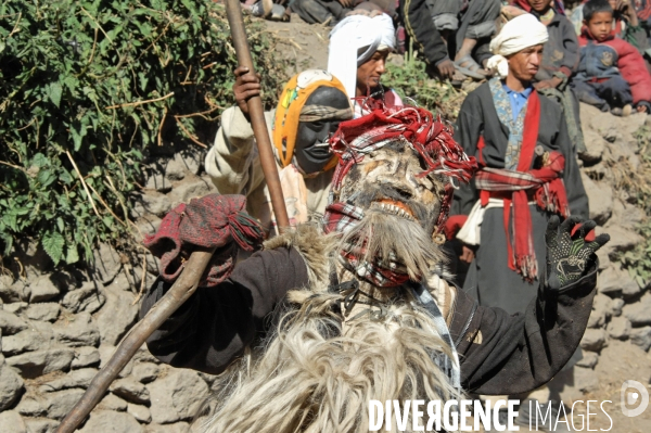 NEPAL: Region de HUMLA - Sortie des masques primitifs pour la fete du Nouvel An