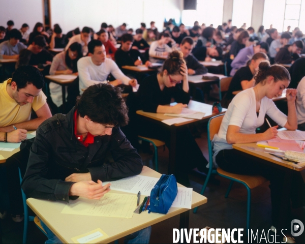 Lycée ///  Secondary school