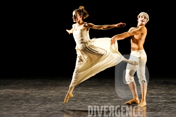 Six dances (Sechs Tänze) / Jirí Kylián / Grands Ballets Canadiens de Montréal