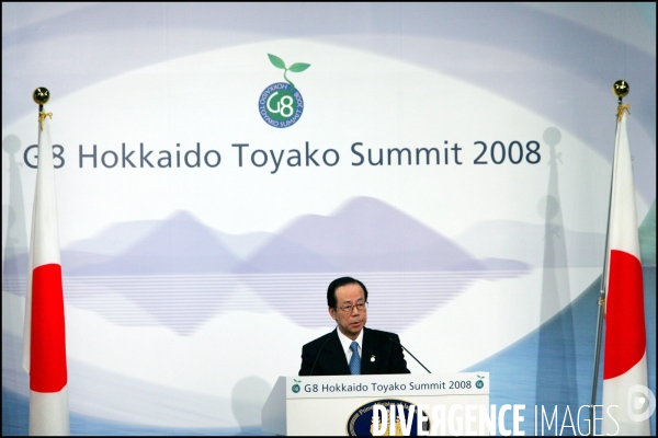 Sommet du G8 - Conference de presse de Fukuda