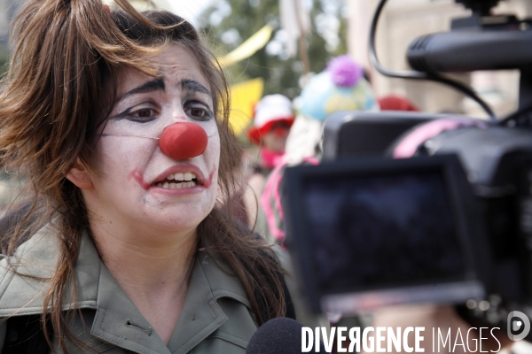 Défilé  MiliTerre  organisé par la  Brigade activiste des clowns.