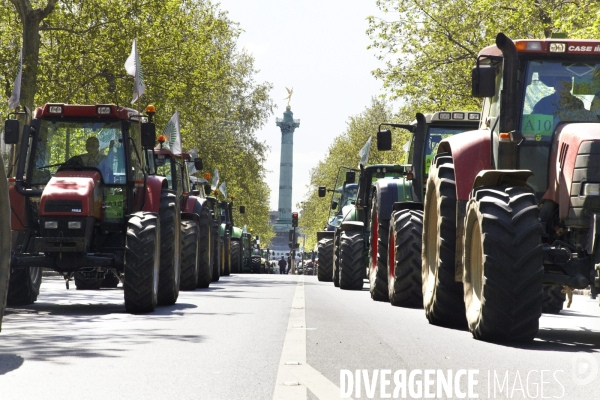 Manifestation d agriculteurs : 1300 tracteurs à Paris.