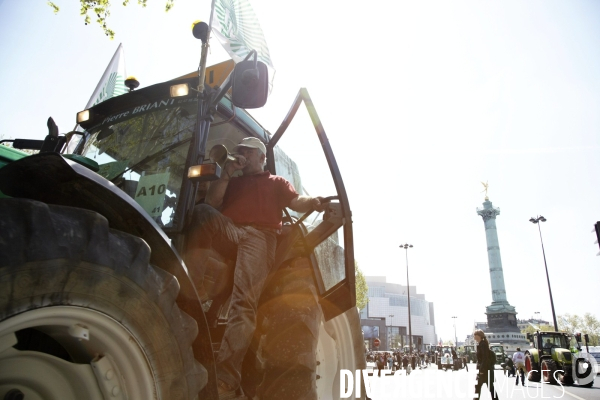 Manifestation d agriculteurs : 1300 tracteurs à Paris.