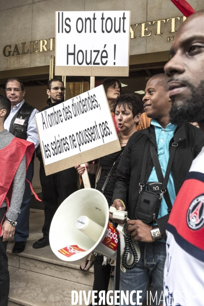 Manifestation aux Galeries Lafayette Haussmann