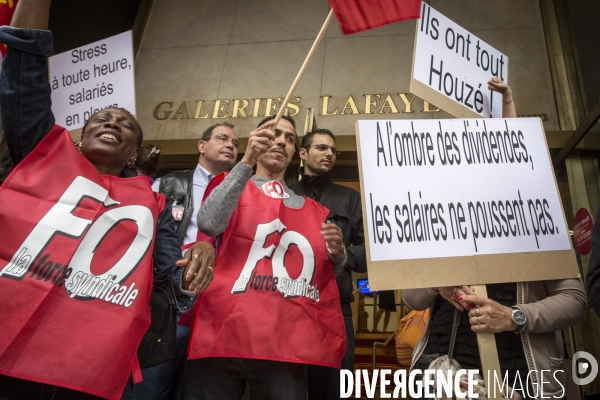 Manifestation aux Galeries Lafayette Haussmann