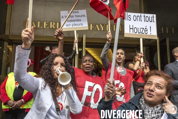 Manifestation aux Galeries Lafayette Haussmann