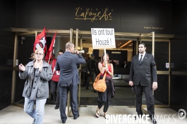 Manifestation aux Galeries Lafayette Haussmann