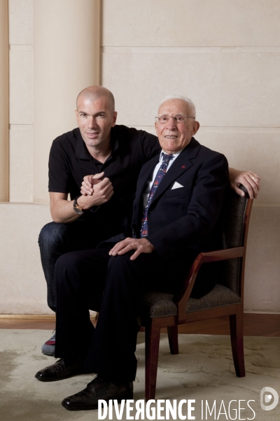 Première rencontre entre Zinedine Zidane et Alain Mimoun, deux légendes du sport français.