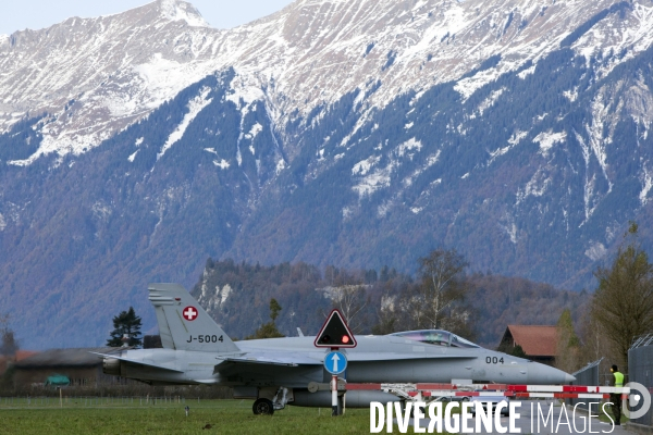 Le  Gruyère Suisse : Un ensemble de bunkers souterrains militaires et civils.