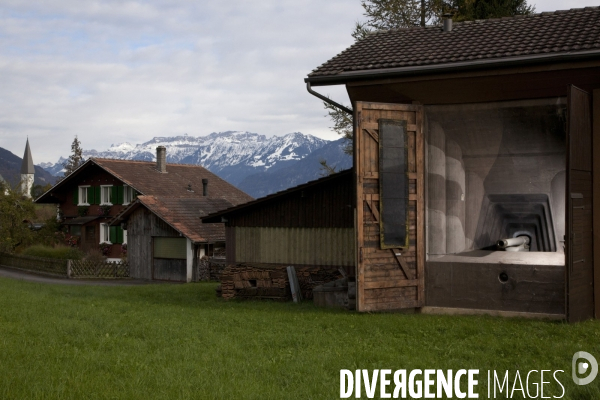 Le  Gruyère Suisse : Un ensemble de bunkers souterrains militaires et civils.