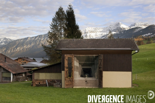 Le  Gruyère Suisse : Un ensemble de bunkers souterrains militaires et civils.