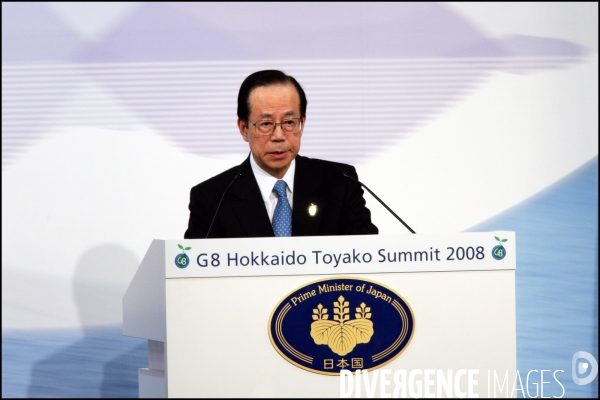 Sommet du G8 - Conference de presse de Fukuda