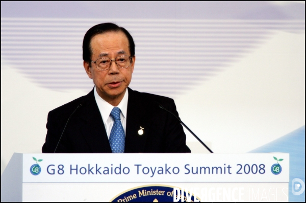 Sommet du G8 - Conference de presse de Fukuda