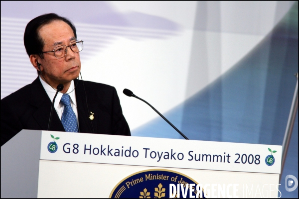 Sommet du G8 - Conference de presse de Fukuda