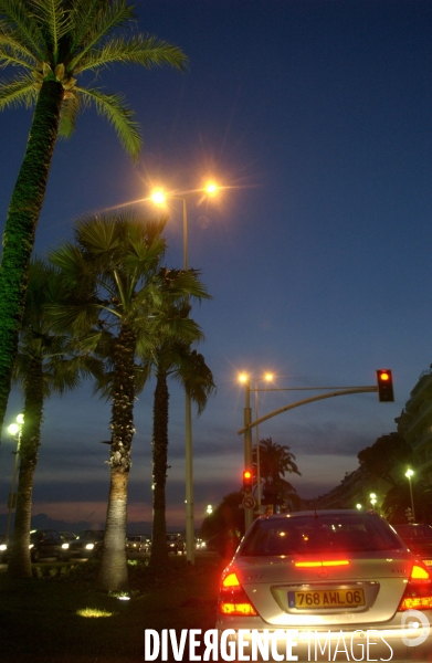 Nice;  promenade des anglais.