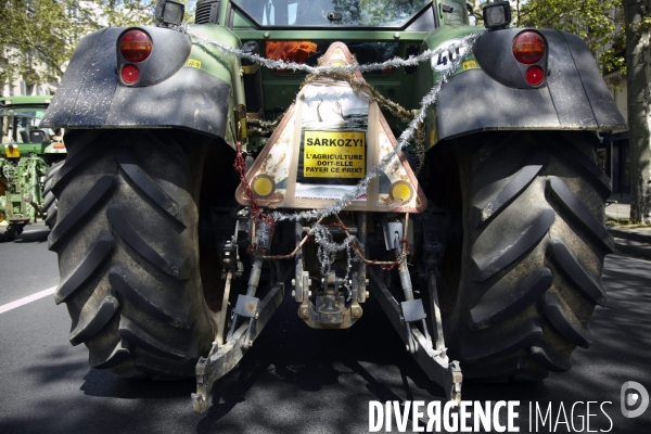Manifestation d agriculteurs : 1300 tracteurs à Paris.
