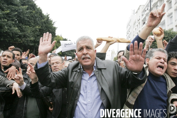 Manifestation anti RCD à Tunis.