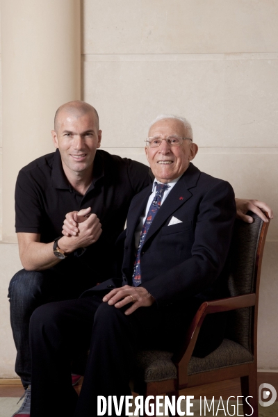 Première rencontre entre Zinedine Zidane et Alain Mimoun, deux légendes du sport français.