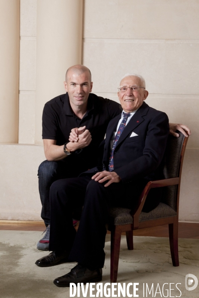 Première rencontre entre Zinedine Zidane et Alain Mimoun, deux légendes du sport français.