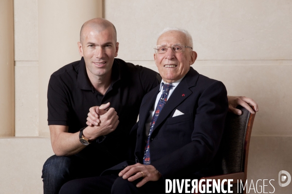 Première rencontre entre Zinedine Zidane et Alain Mimoun, deux légendes du sport français.