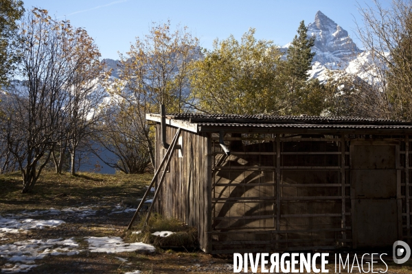 Le  Gruyère Suisse : Un ensemble de bunkers souterrains militaires et civils.