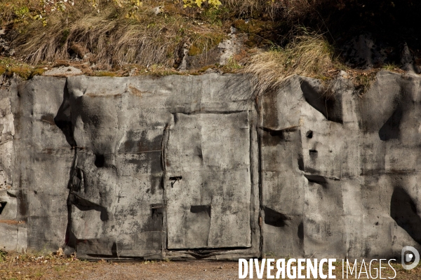 Le  Gruyère Suisse : Un ensemble de bunkers souterrains militaires et civils.
