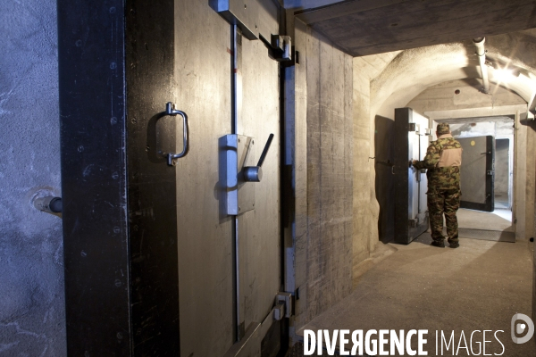 Le  Gruyère Suisse : Un ensemble de bunkers souterrains militaires et civils.